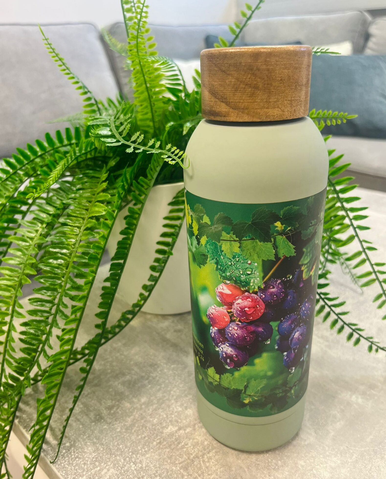 UUTUUS: Juomapullo (teräksinen ja vihreä) - Image 4